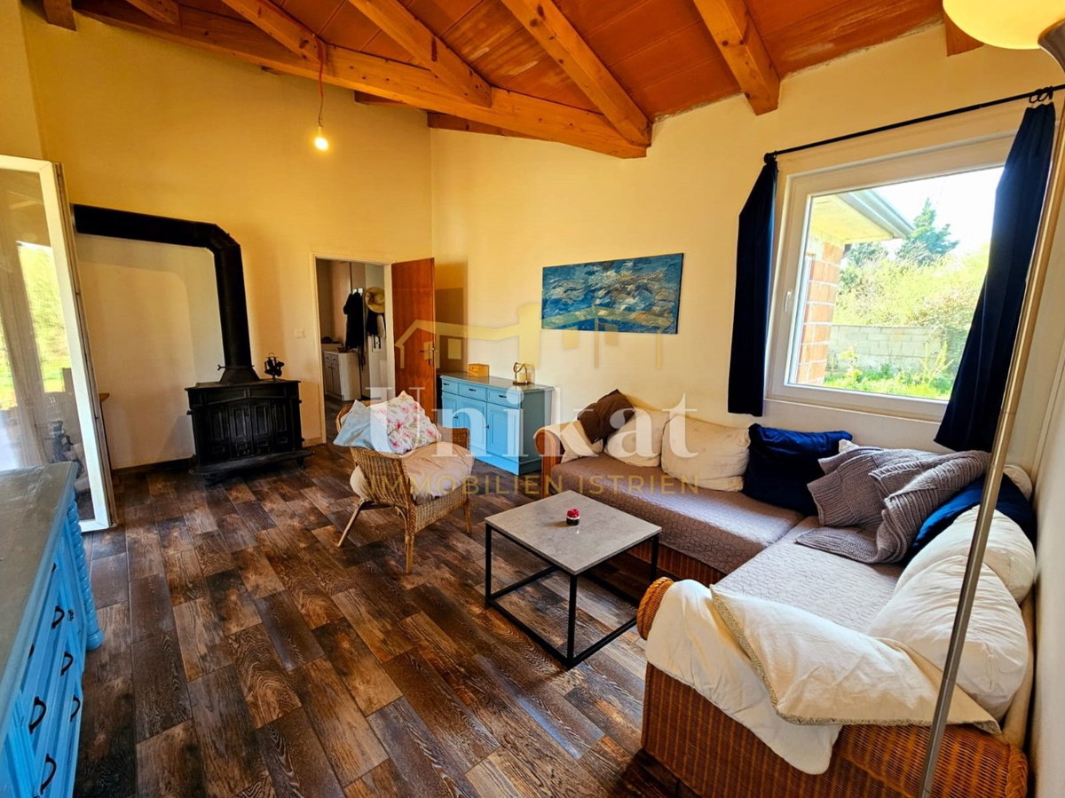 Casa al piano terra senza vicini a 10 km da Poreč - grande giardino